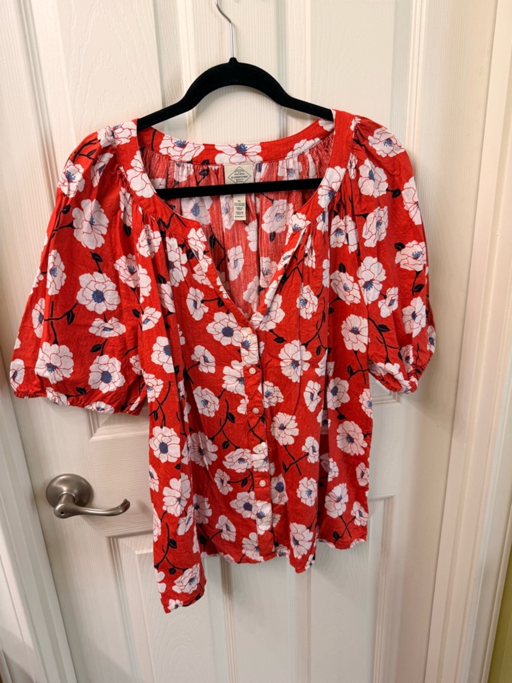 EUC St. John's Bay Red Floral Button-Front Blouse XL